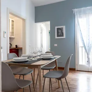  Apartment Charme In Santa Maria Novella Italy